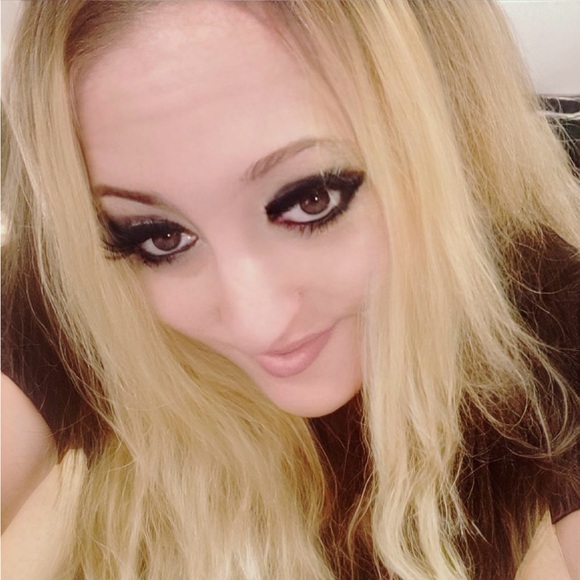 Checkout my Closet and help me Support my daughter! Single mom here! - Picture 13 of 16